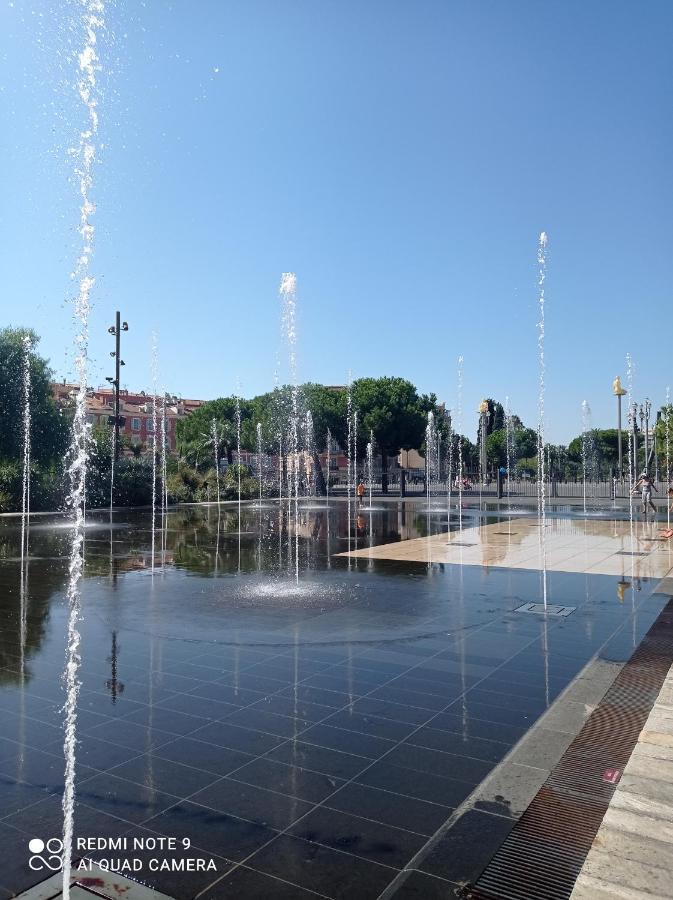 Studette En Plein Coeur Du Vieux Nice Buitenkant foto